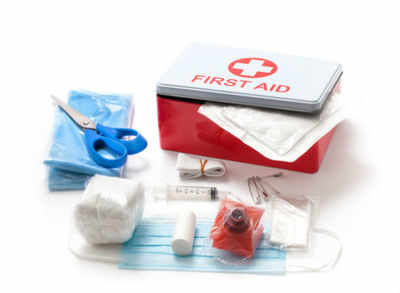 First aid supplies you should always have at hand (not ONLY bandage and cotton)