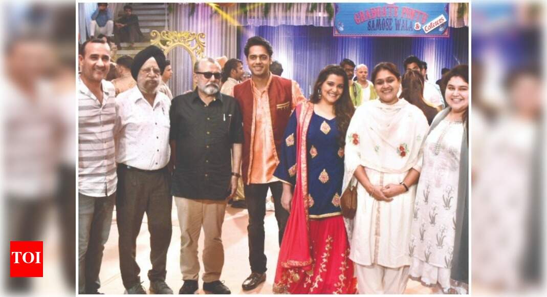 'Saroj Ka Rishta' kicks off in Mumbai | Hindi Movie News - Times of India