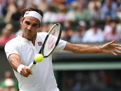 Roger Federer into 16th Wimbledon quarter-final