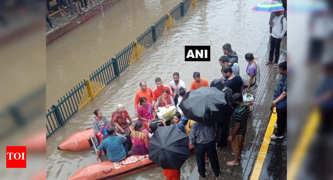 Mumbai rains live updates: Heavy monsoon rains hit Mumbai flooding ...