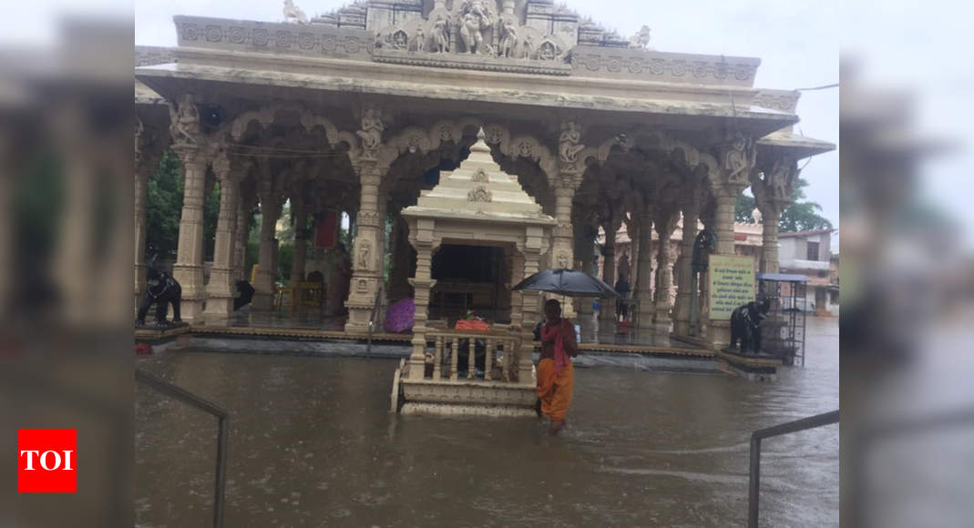 Gujarat Heavy Rains Lash Vadodara Several Areas Waterlogged Vadodara News Times Of India 0910