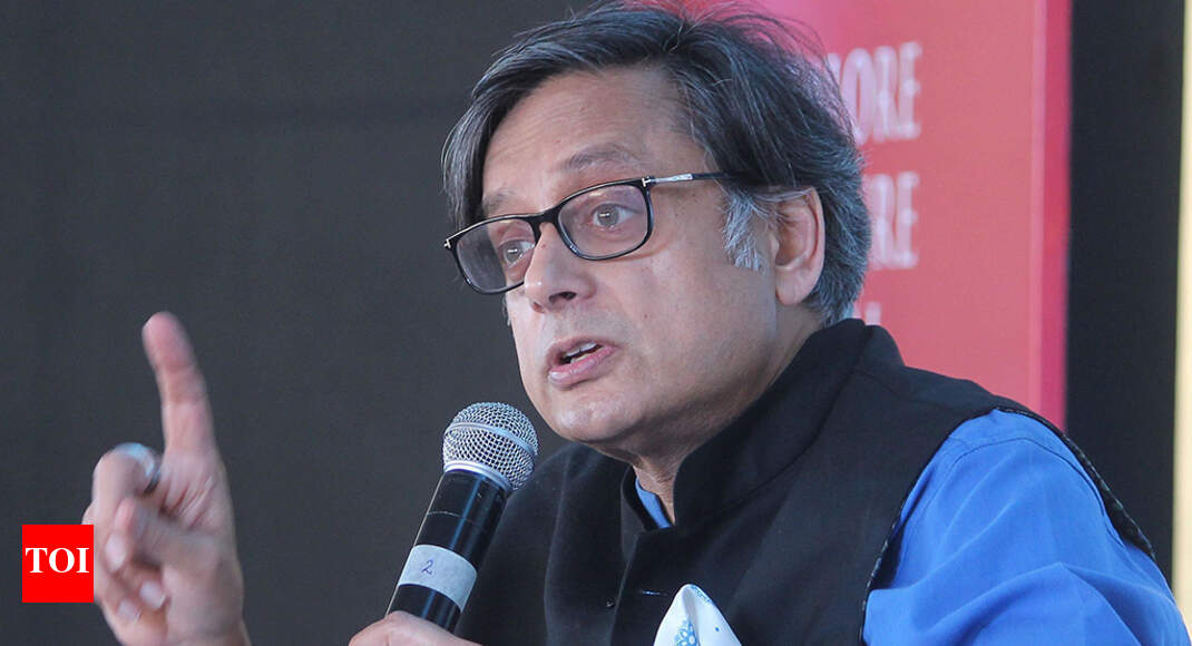 Muslim youth offers Rs 11K for blackening Shashi Tharoor’s face - Times of India