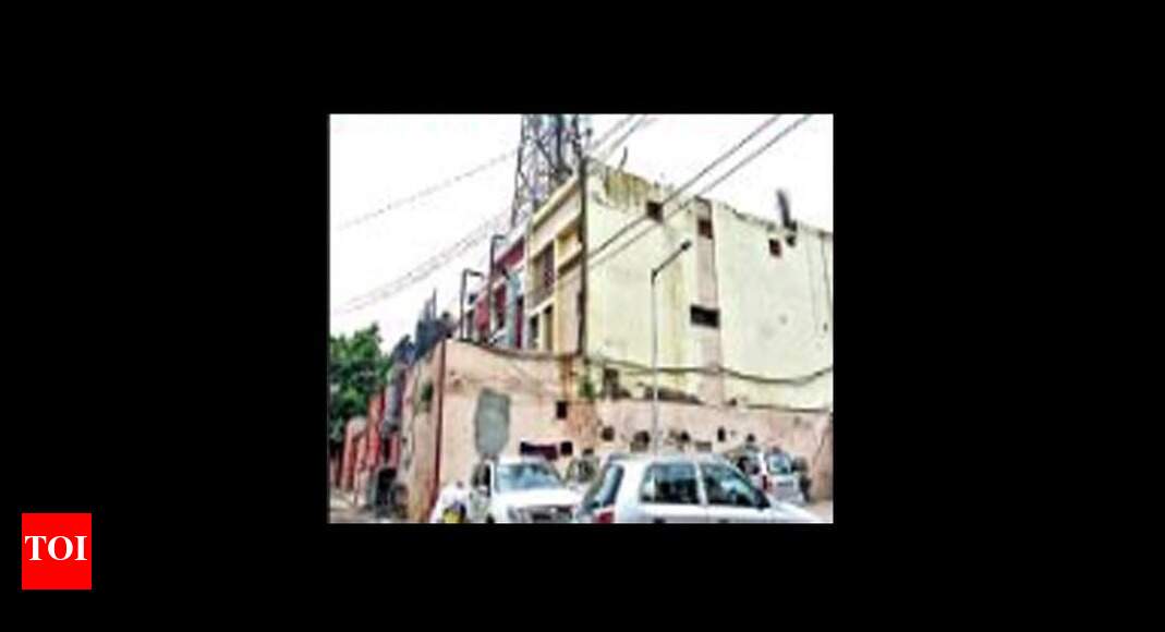 Industrial Area Showrooms Disparity in bylaws governing city showrooms Chandigarh News