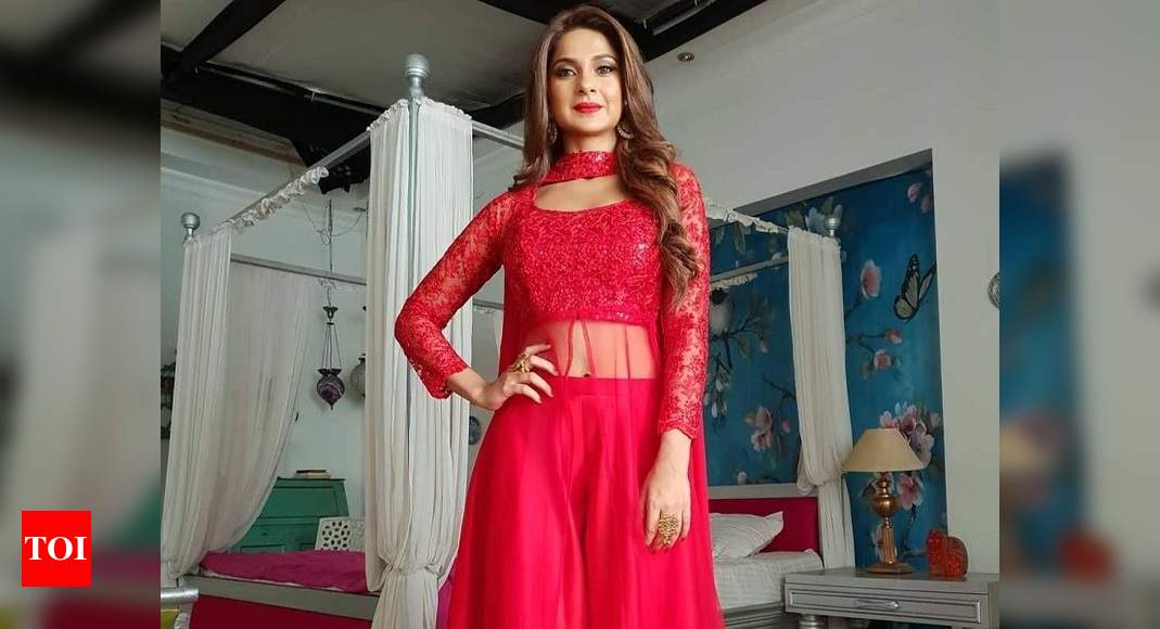 Jennifer winget red outlet saree in bepanah