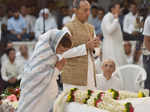 Spiritual guru Dada JP Vaswani cremated with state honours