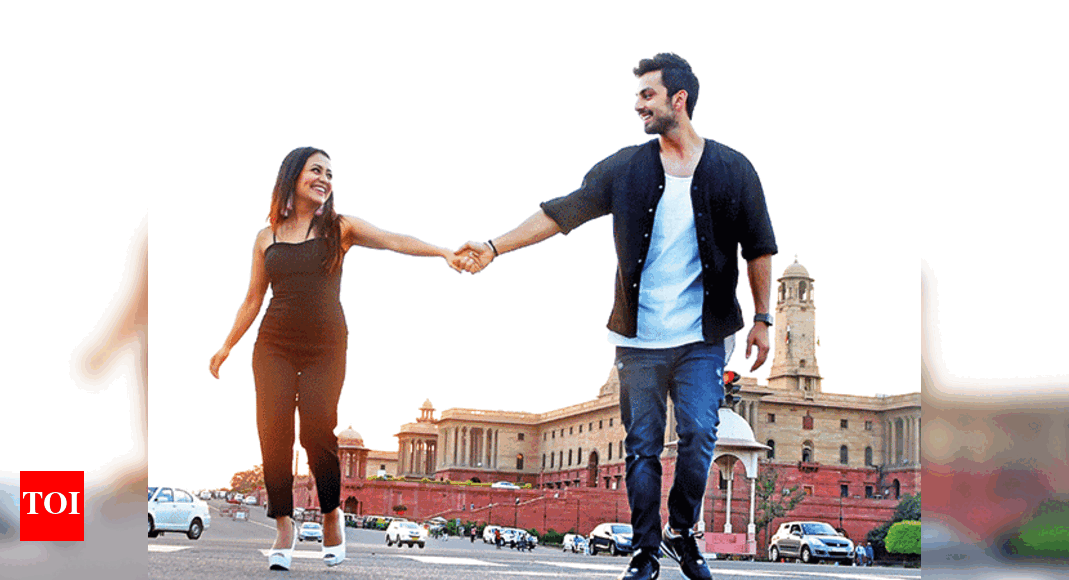 Himansh Kohli shows support for best friend Neha Kakkar - Times of India