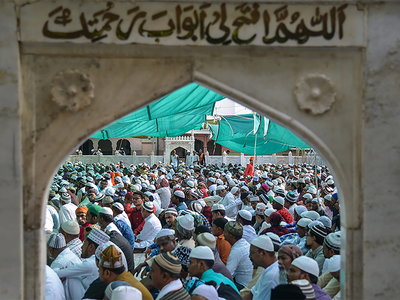 Women Mystics and Sufi Shrines in India by Kelly Pemberton Women Mystics and Sufi Shrines in India by Kelly Pemberton