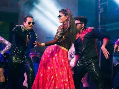 Bigg Boss fame Sapna Choudhary performs on hit Bollywood tunes; watch video