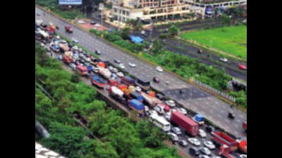 Potholes slow down traffic near entry points to Mumbai