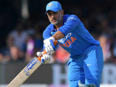 Dhoni's knock reminded me of my infamous 36 not out: Sunil Gavaskar