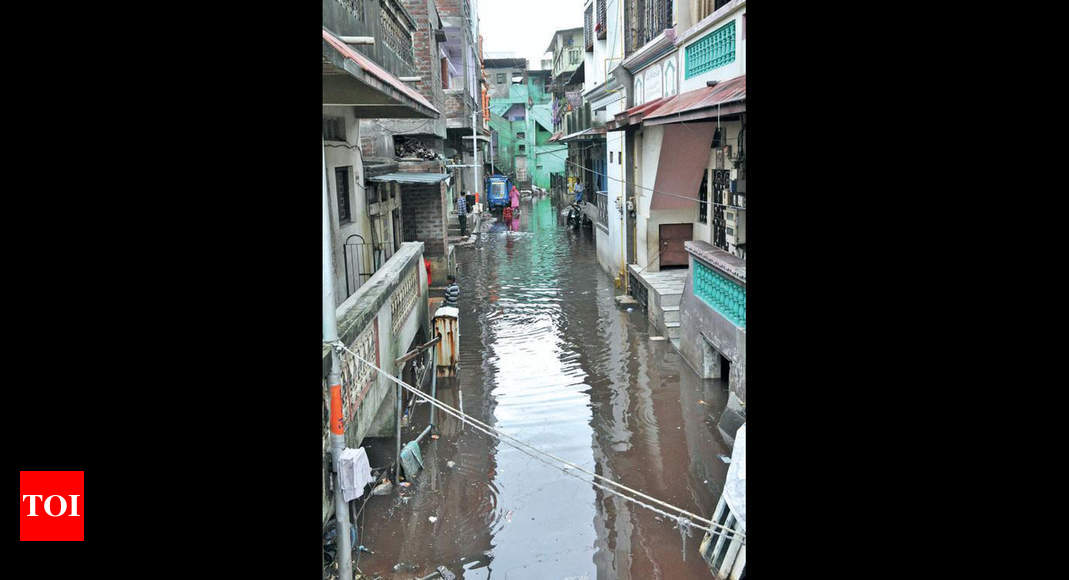 Meethi Creek Still Flooding Houses Surat News Times Of India 3295