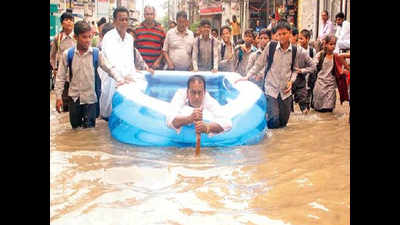 Former Bathinda councillor uses inflatable to wade through water