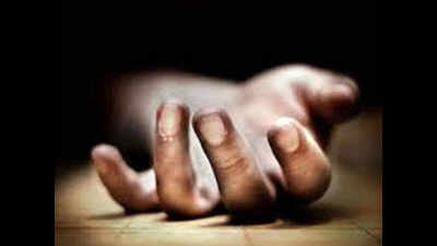 One killed, two hurt during dacoity