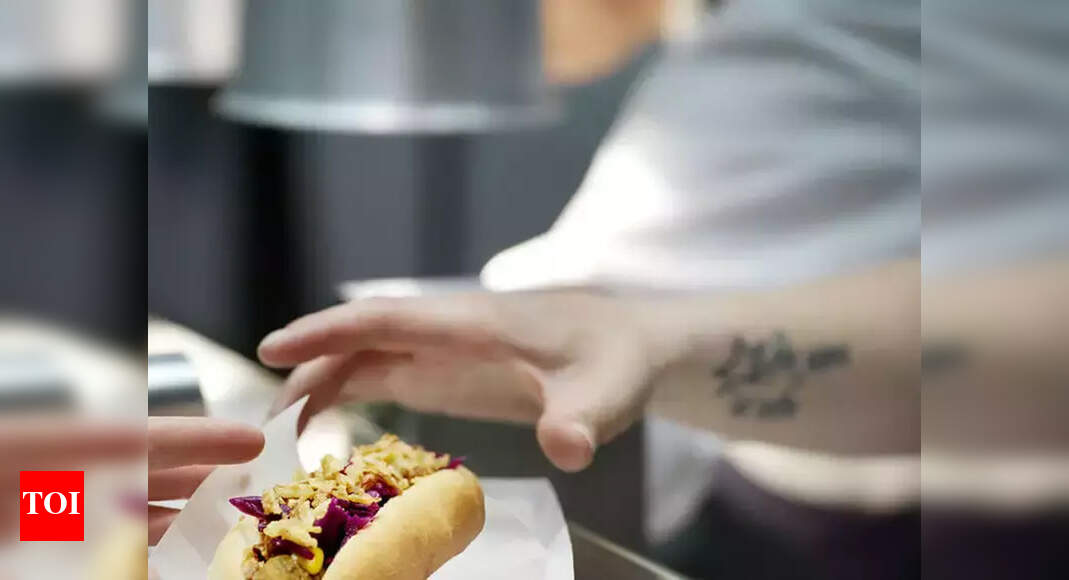 Eating salamis, hot dogs can lead to manic episodes - Times of India