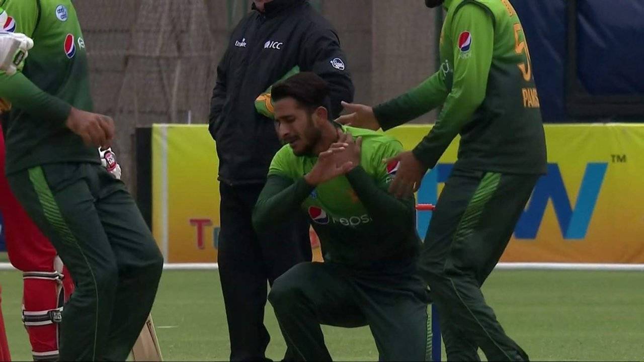 Watch: Hasan Ali injures himself during signature wicket celebration,  Twitter can't stop laughing - Times of India