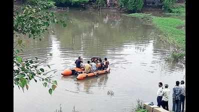 Labourer’s body fished out from pond in Padra