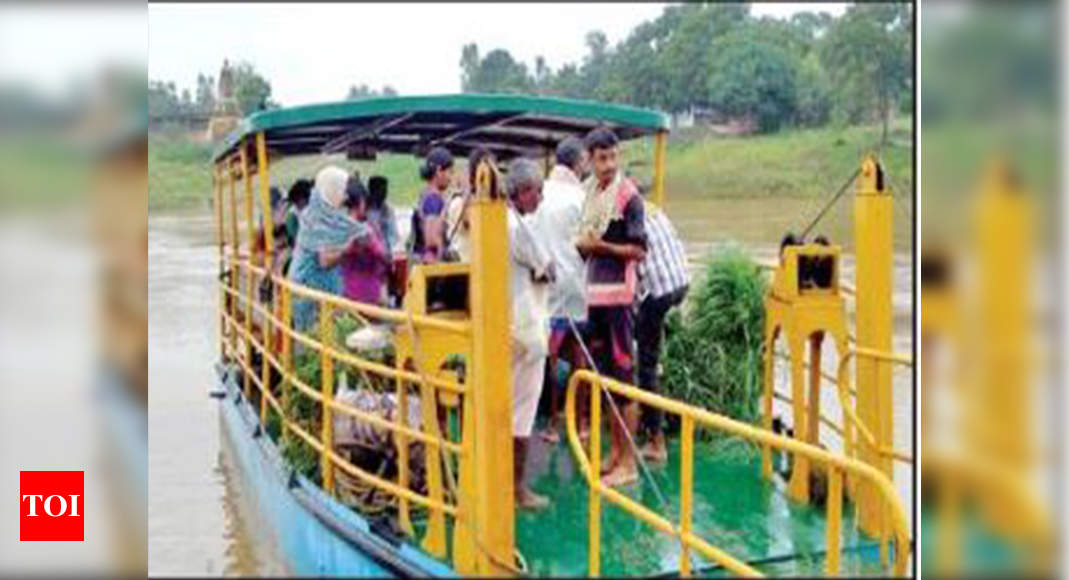 Belagavi villagers ditch bridge, cross river by boat | Hubballi News ...