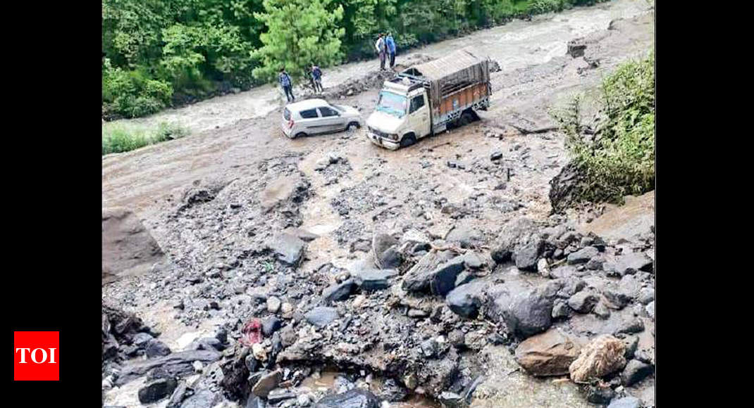 Cloudburst blocks Manali-Chandigarh highway | Shimla News - Times of India