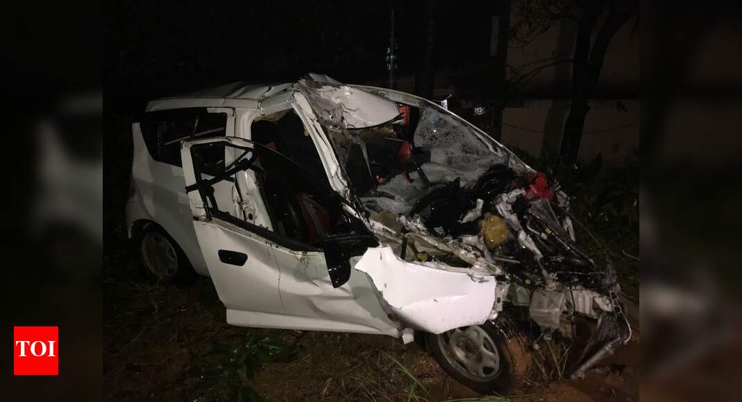 Car heading to airport rams bus, five dead | Kochi News - Times of India