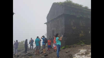 Road to Sinhagad fort to be closed for one more week
