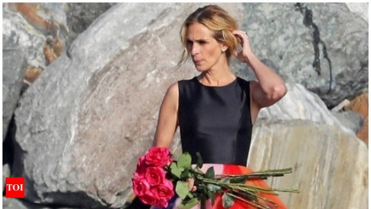 Pretty woman Julia Roberts sends fans in a tizzy with her latest picture |  English Movie News - Times of India