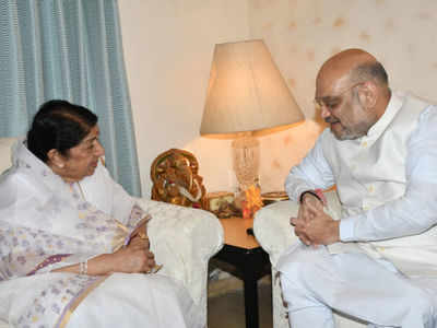Amit Shah meets Lata Mangeshkar in Mumbai