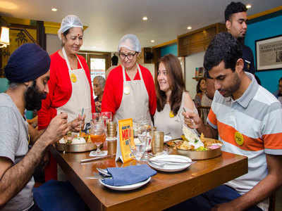 Mumbaikars get a taste of a meal cooked by moms
