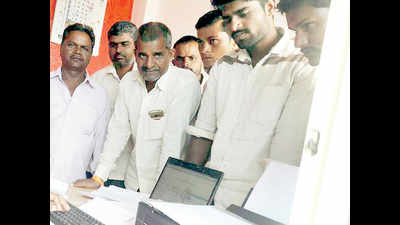 Over 5 lakh farmers submit insurance forms in 24 hrs