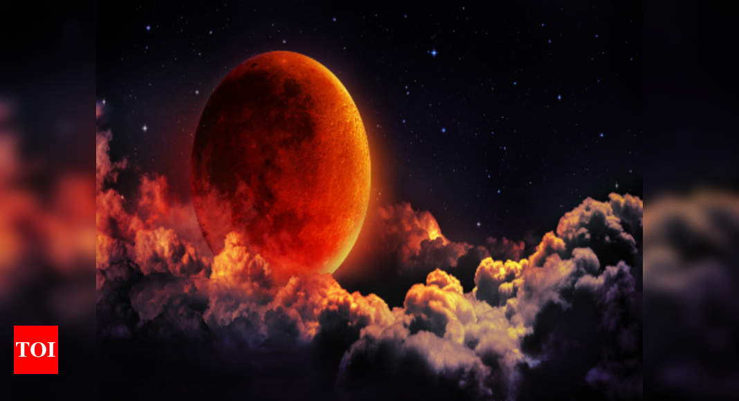 Chandra Grahan 2018 / Blood Moon: Longest Total Lunar Eclipse of ...