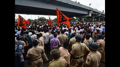 Maratha bandh: Three policemen injured in violence