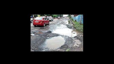 Patchwork at Majerhat and Bypass waits for rain washout