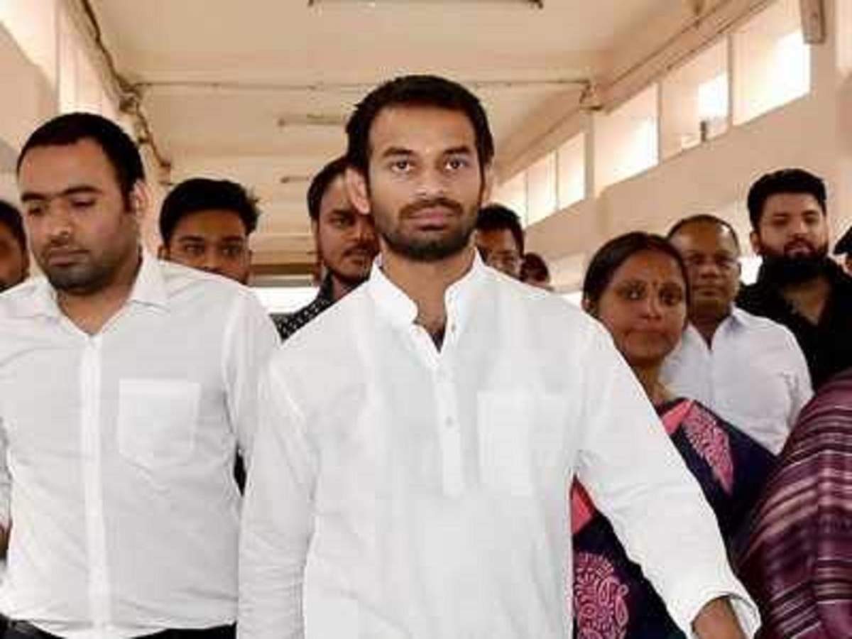RJD leader Tej Pratap Yadav falls from cycle ahead of party rally | Patna  News - Times of India