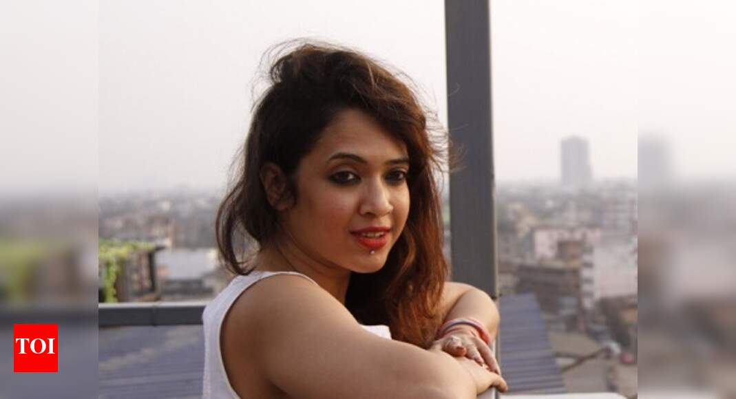 Rii in a love story | Bengali Movie News - Times of India