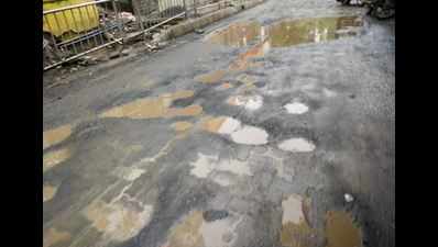 3 years after son's death, father to fill up 556th pothole today