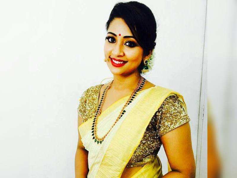 Navya Nair Pictures 720 X 997 Jpeg 175 Kb Tele Kolas