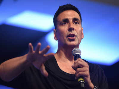 Akshay Kumar takes a dig at Ranbir Kapoor-starrer Sanjay Dutt biopic ‘Sanju’