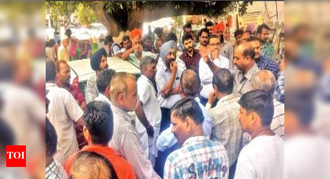 Electric shock kills lineman Chandigarh News Times of India