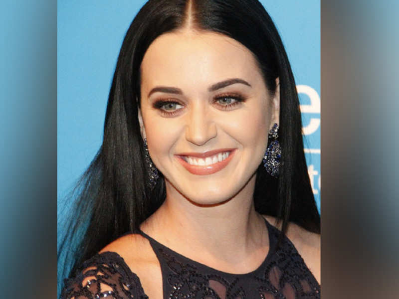 Katy Perry visits her sick fan in Australia | English Movie News ...