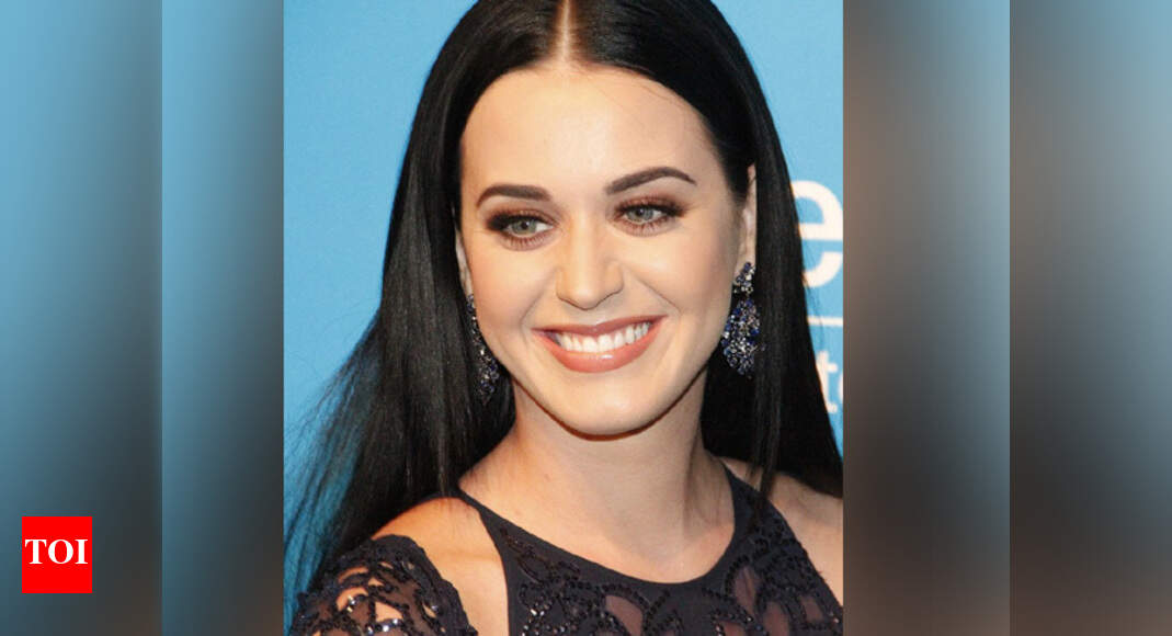 Katy Perry visits her sick fan in Australia English Movie News