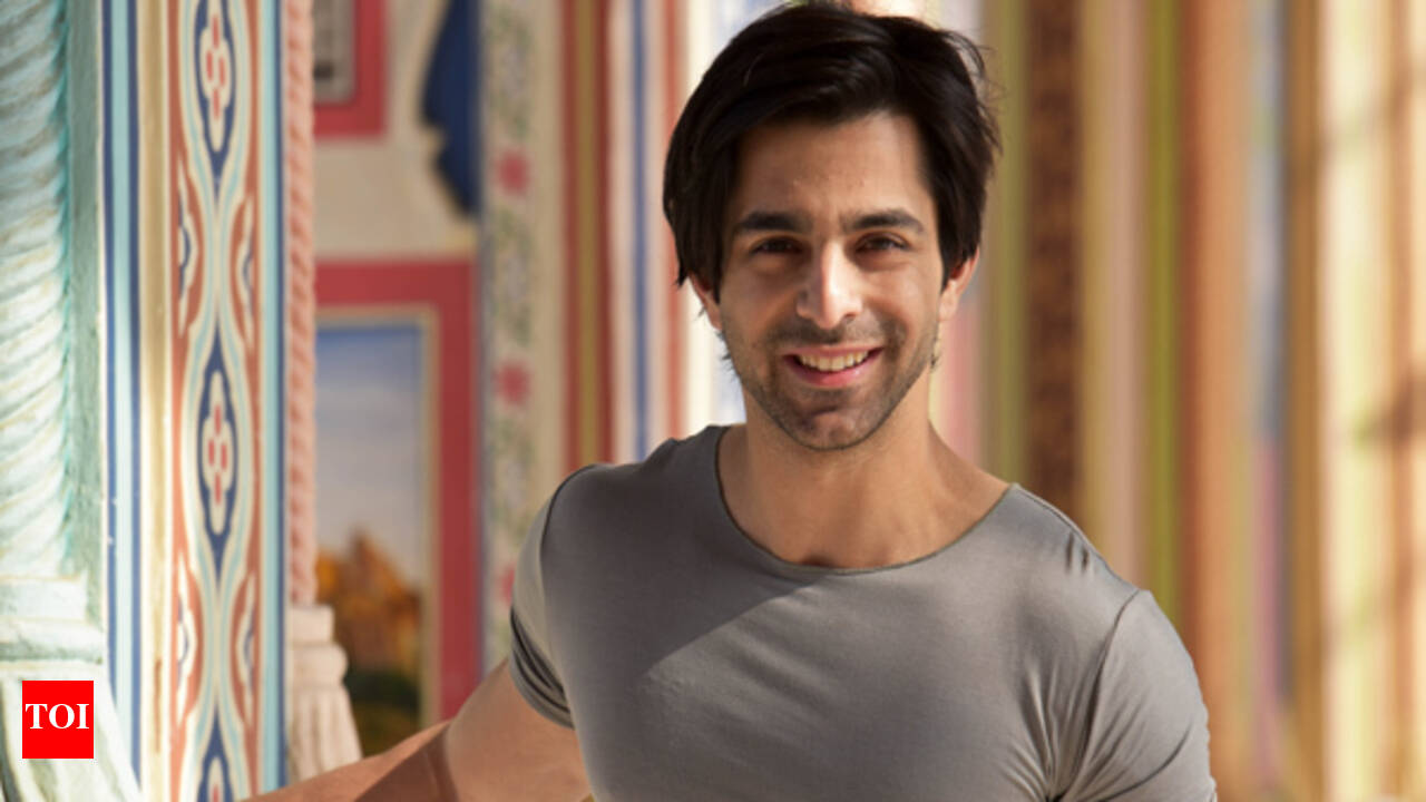 Jaipur boy Gaurav Wadhwa plays lead in Super Sisters