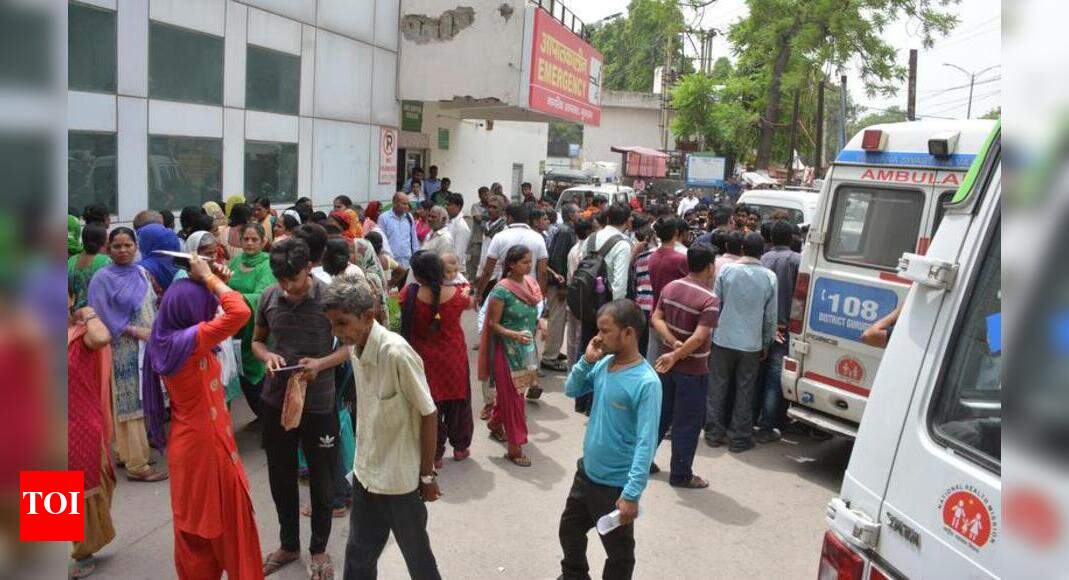 Baby dies in hospital, mother in ambulance that ‘waited 45