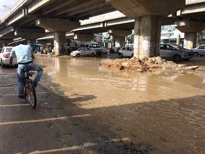 pathetic conditions of road and footpath