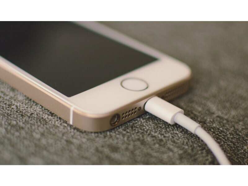 15 things you should avoid doing with your smartphones | Gadgets Now