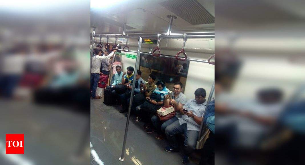 Waterlogging in Metro train! - Times of India