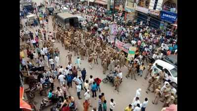 SP, Congress workers protest Mughalsarai junction renaming