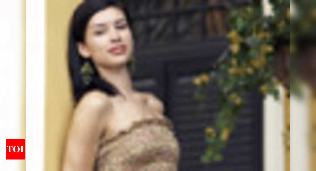 How to wear a strapless dress - Times of India