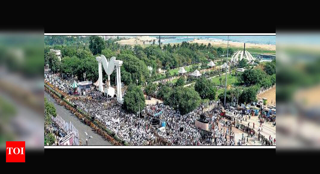 Karunanidhi Burial Near memorials he built, M Karunanidhi finds no