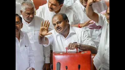 Unhappy Congress MLAs play BJP card to get cabinet berths in Karnataka