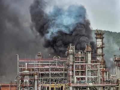 Burning Mumbai refinery unit has 72 tons of fuel | Mumbai News - Times ...