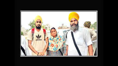 Sikh hurt in Kotkapura firing hopes for action against cops